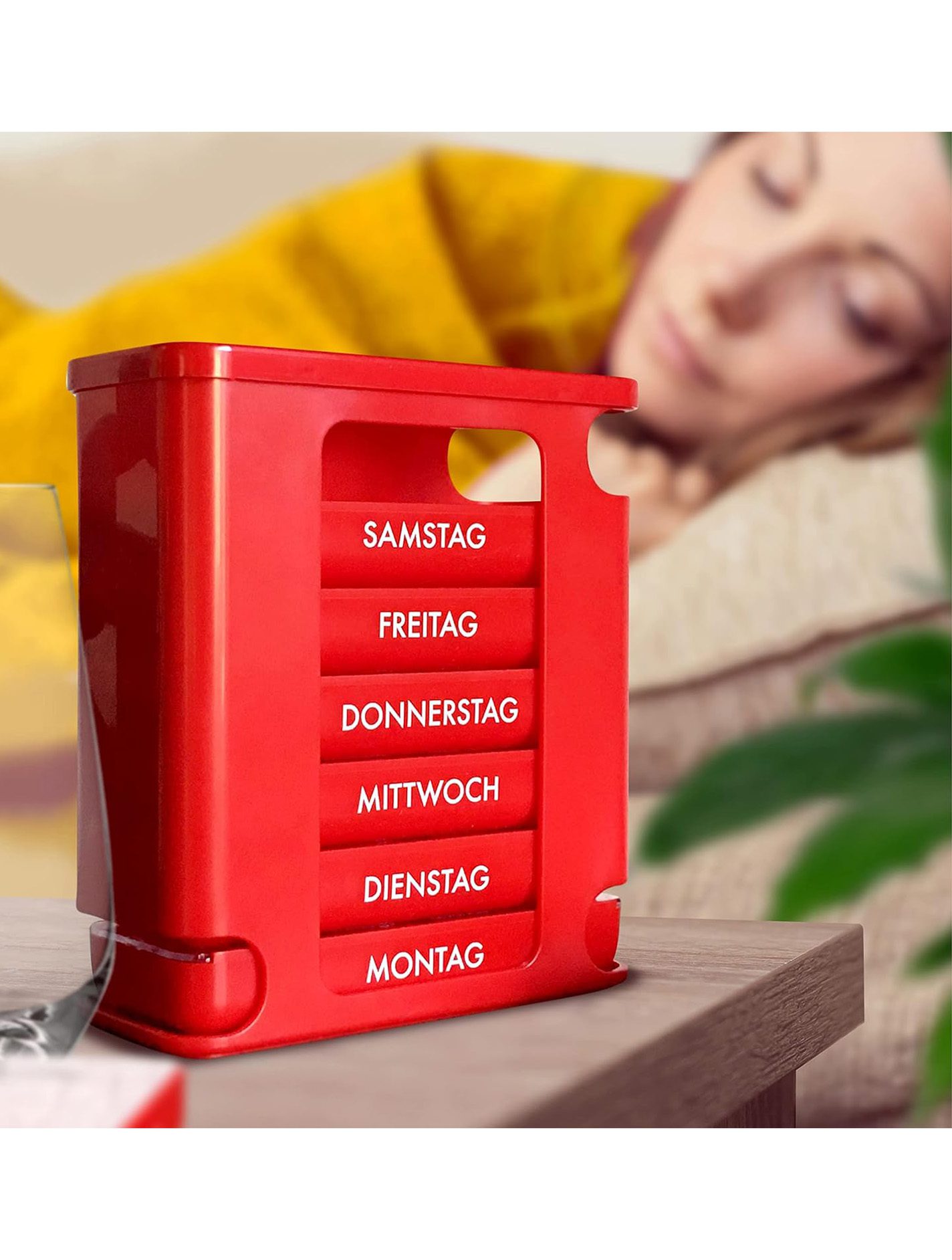 Nahaufnahme er Pillenbox in Rot